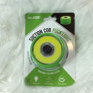 NWOT Powerful 230 Lumens Suction Cob Puck Light